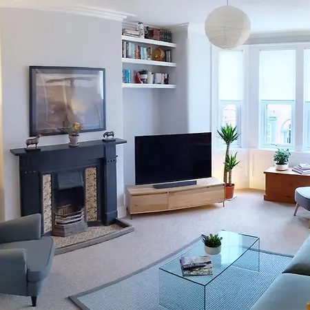 Townhouse Apartment *